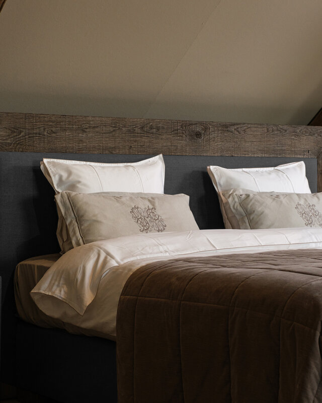 Rene Houtman Boxspring Bed Woods Oud Eikenhout Kiss Graphite