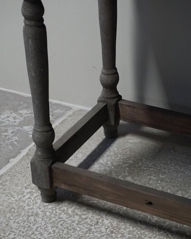 Rene Houtman Sidetable Recycled | Gekrulde Poot | Eikenhout | H90,5 x B120 x D59,5 cm