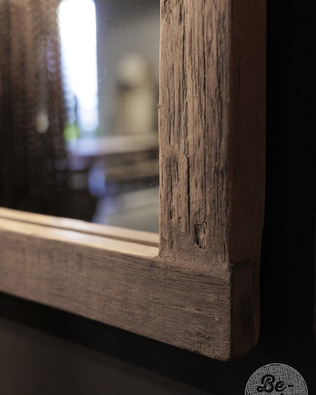 Be-Uniq Spiegel oud hout | Unique small 50x40x2 Cm