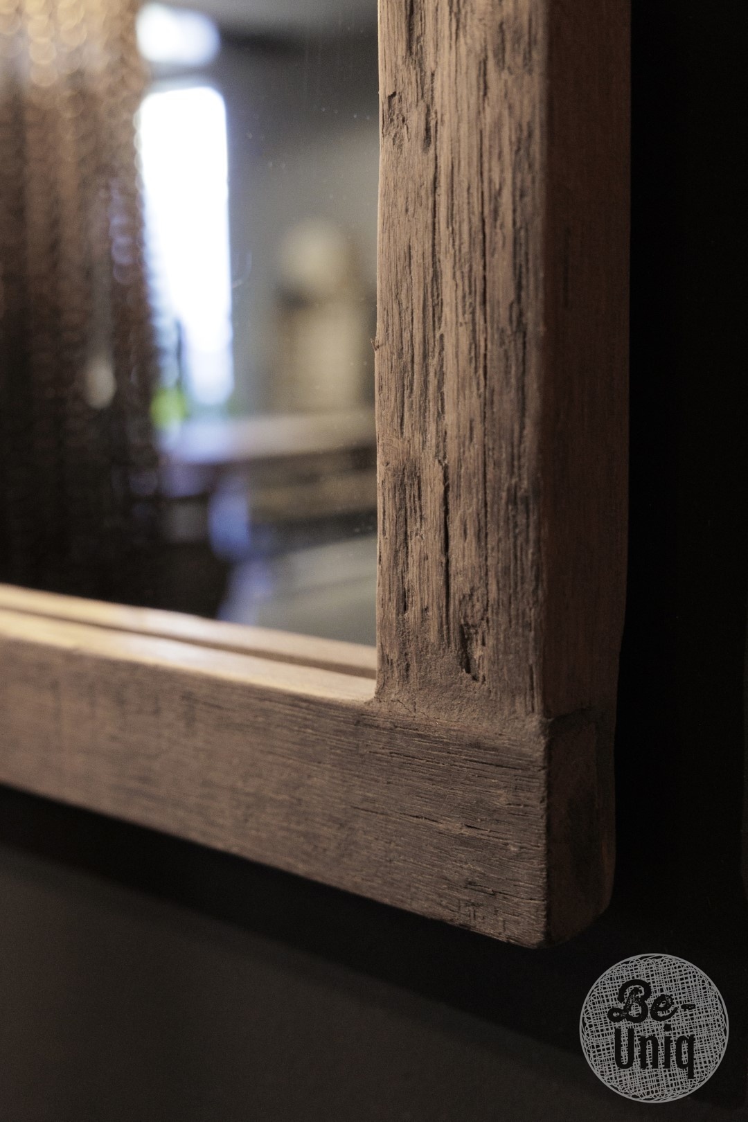 Be-Uniq Spiegel oud hout | Unique small 50x40x2 Cm