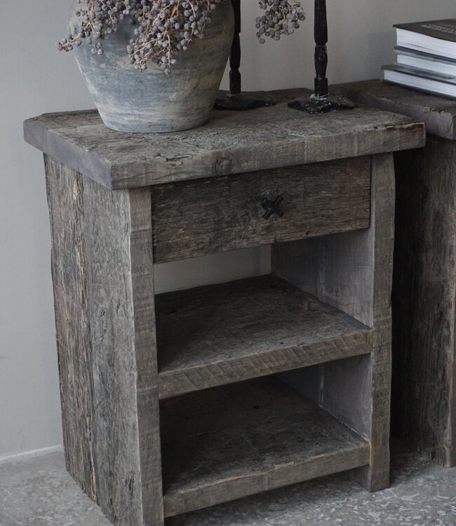 Rene Houtman Nachtkastje | Oud Geborsteld Eiken | H60 x B50 x D35 cm