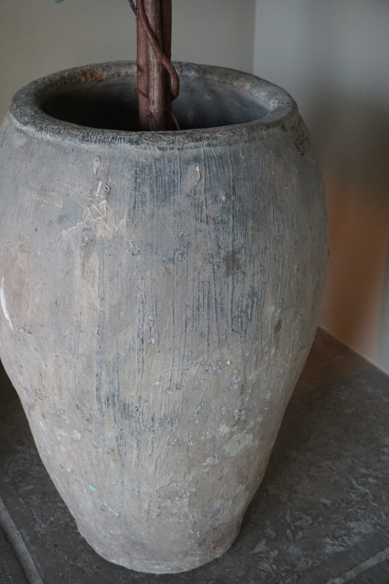 Rene Houtman Unieke Stenen Kruik | H76 x D44 Cm