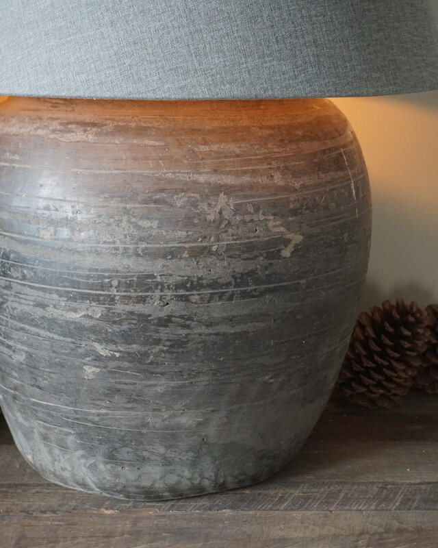 Aura Peeperkorn Chinese Terracotta Lamp | H39 x D38 Cm
