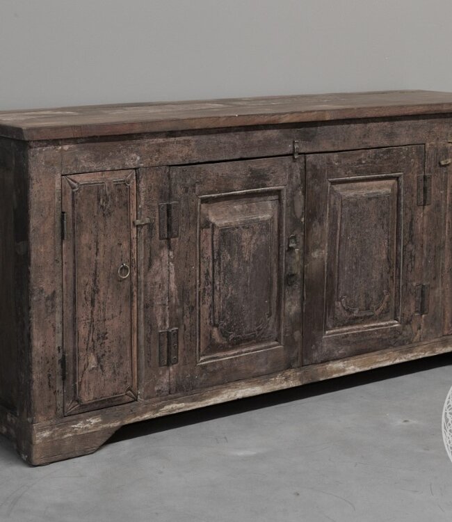 Be-Uniq Antiek Dressoir | India | H57xB136xD38 Cm