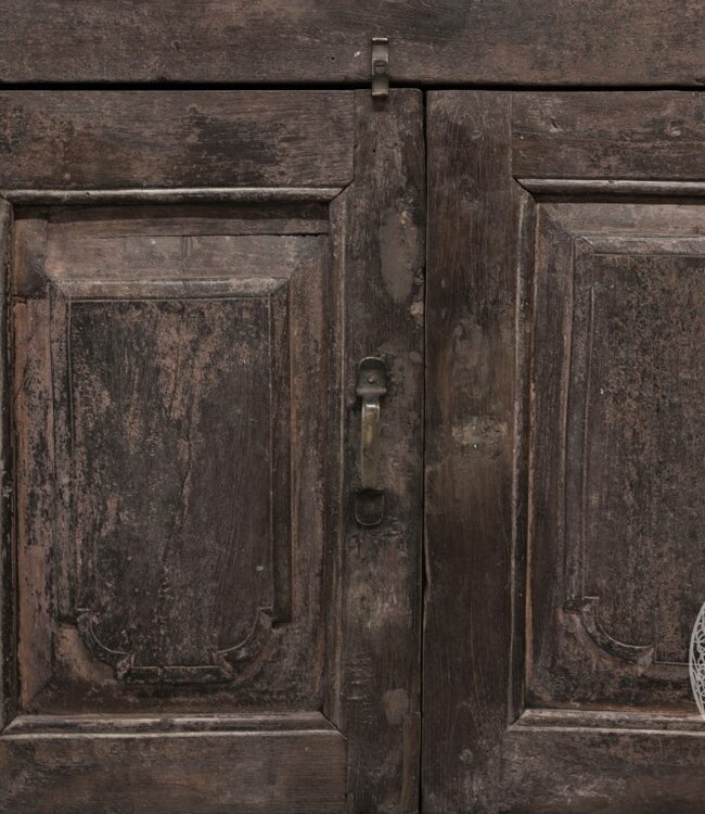 Be-Uniq Antiek Dressoir | India | H57xB136xD38 Cm