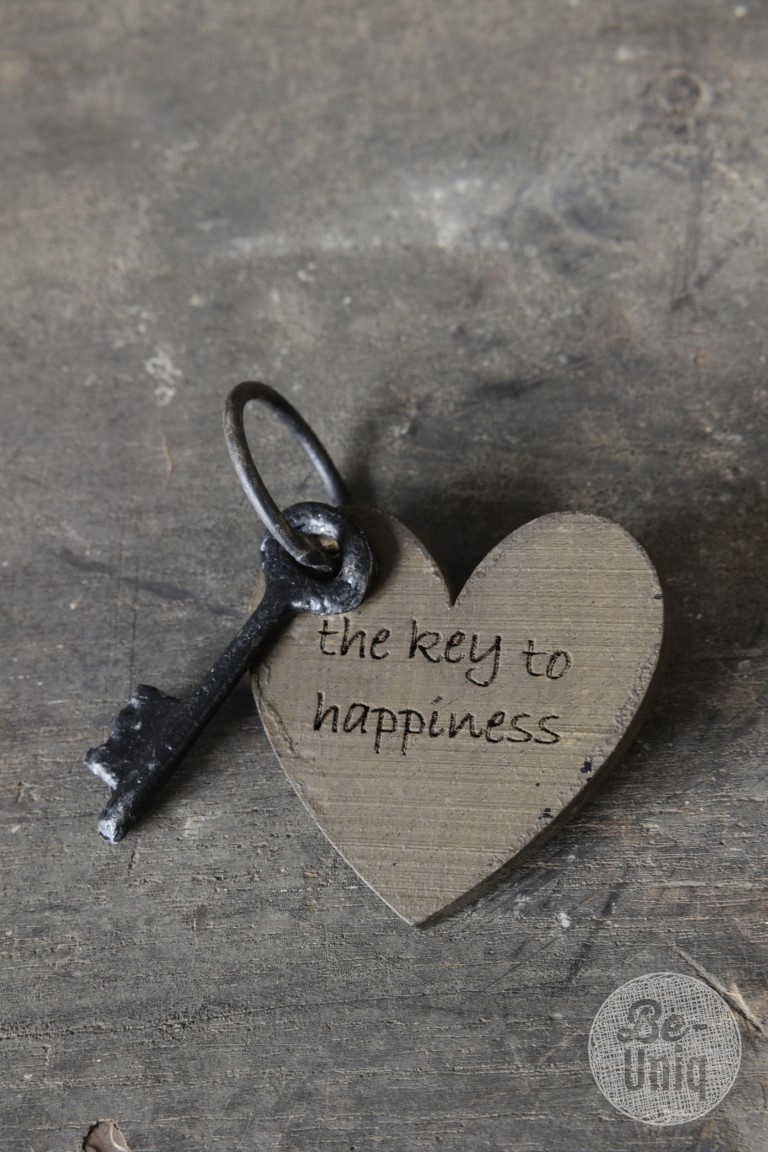 Be-Uniq Sleutel met tekst E | Happiness