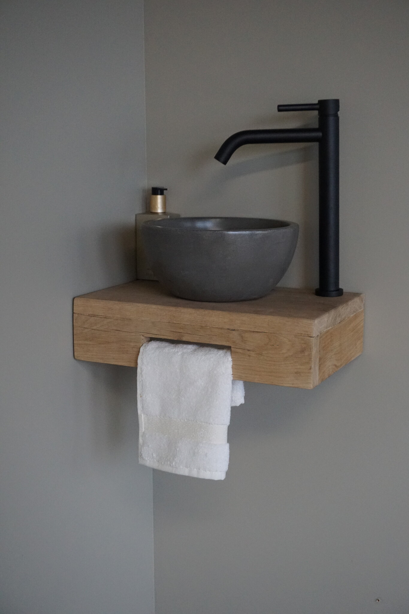 Rene Houtman Oakie Light Toiletmeubel Zwevend Handdoekhouder