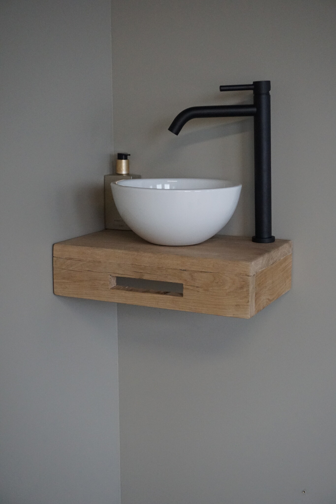 Rene Houtman Oakie Light Toiletmeubel Zwevend Handdoekhouder