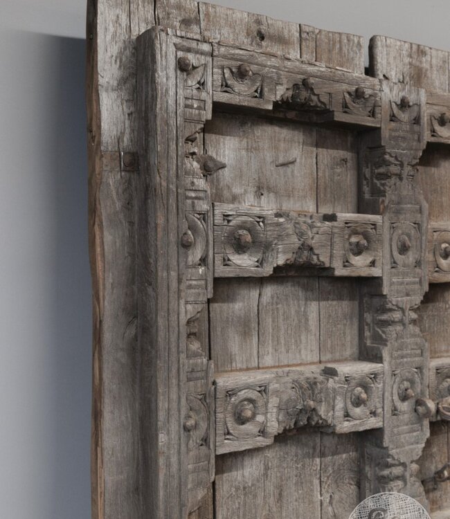 Be-Uniq Oude Deur | India | H188 x B136 x D14 Cm