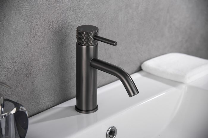 Wiesbaden Ribbd Wastafelkraan | Gunmetal