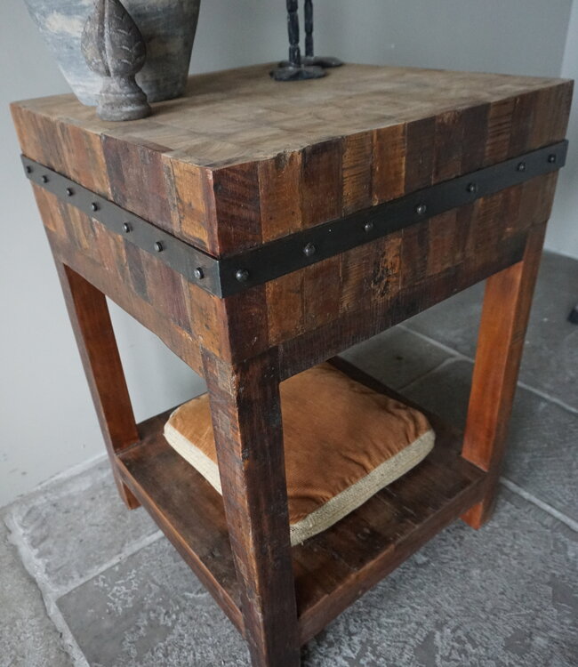 Rene Houtman Hakblok Tafeltje | Oud Teak | H87 x B60 cm