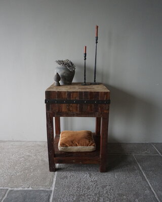 Rene Houtman Hakblok Tafeltje | Oud Teak | H87 x B60 cm