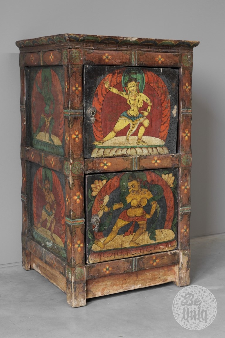 Be-Uniq Antiek Kleurrijk Kastje | Tibet | H91xB50xD49 Cm