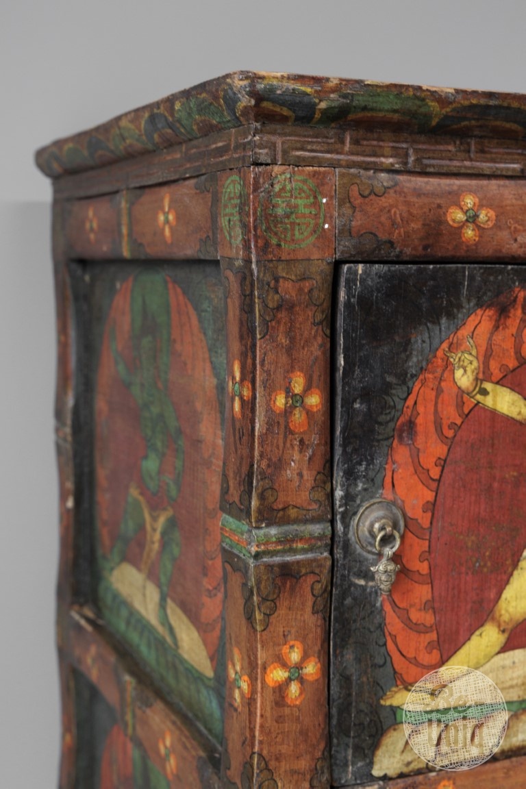 Be-Uniq Antiek Kleurrijk Kastje | Tibet | H91xB50xD49 Cm