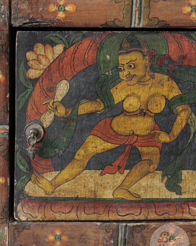 Be-Uniq Antiek Kleurrijk Kastje | Tibet | H91xB50xD49 Cm