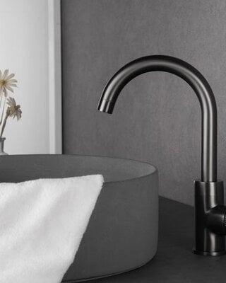 Wiesbaden Ribbd Wastafelmengkraan | Gunmetal