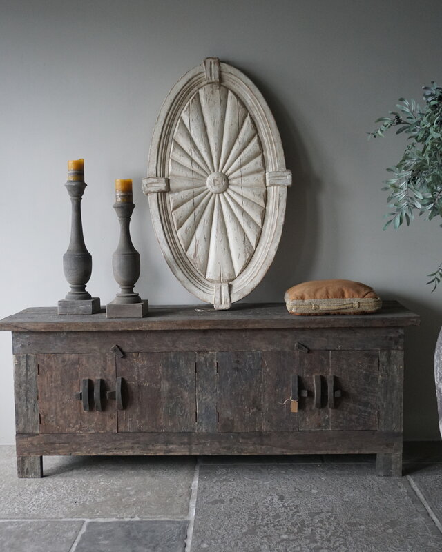 Rene Houtman Houten Medaillon | Gebroken Wit | H122 x B70 cm