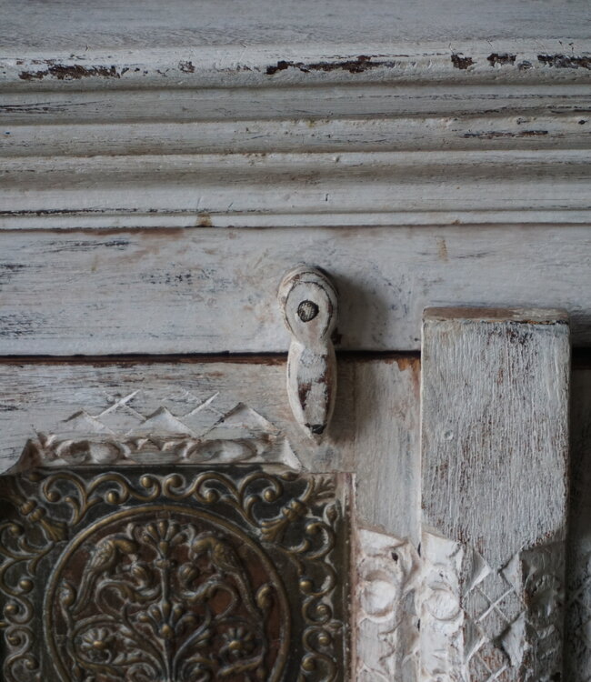 Rene Houtman Oud Houten Dressoir | India | H93,5 x B217 x D45,5 cm