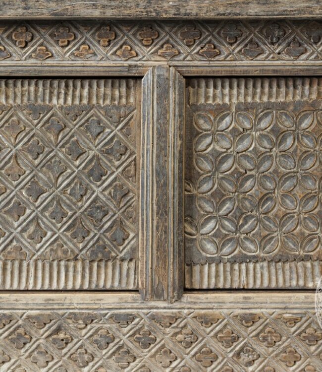 Be-Uniq Oud Dressoir | Tibet | H63 x B220 x D45 Cm