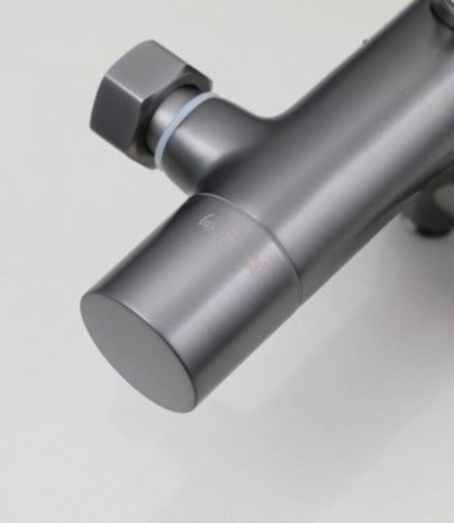 Rene Houtman Regendouche Met Badkraan | Gun Metal