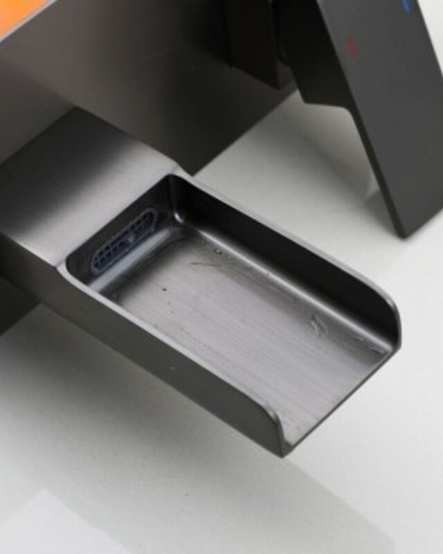 Rene Houtman Inbouw Waterval Mengkraan | Gun Metal