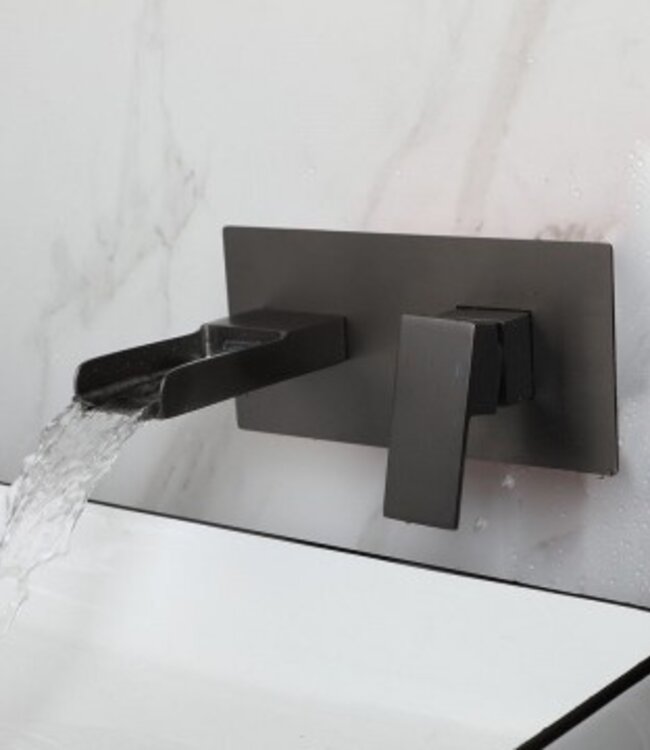 Rene Houtman Inbouw Waterval Mengkraan | Gun Metal
