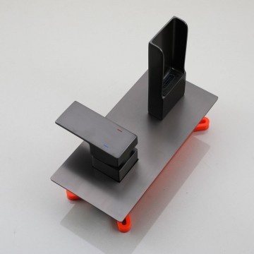Rene Houtman Inbouw Waterval Mengkraan | Gun Metal