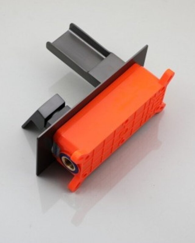 Rene Houtman Inbouw Waterval Mengkraan | Gun Metal