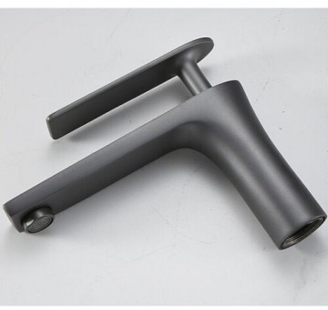 Rene Houtman Wastafel Mengkraan | Gun Metal