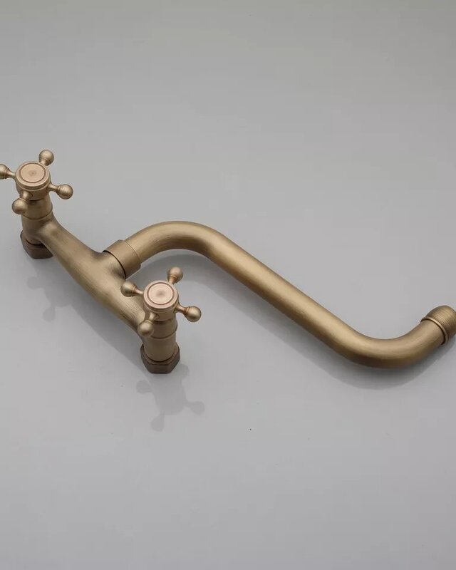 Rene Houtman Nostalgische Bronzen Muurkraan met Draaibare Uitloop