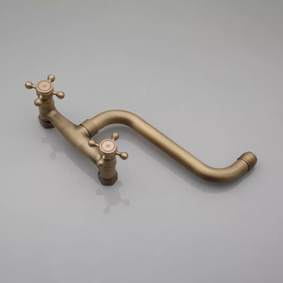 Rene Houtman Nostalgische Bronzen Muurkraan met Draaibare Uitloop