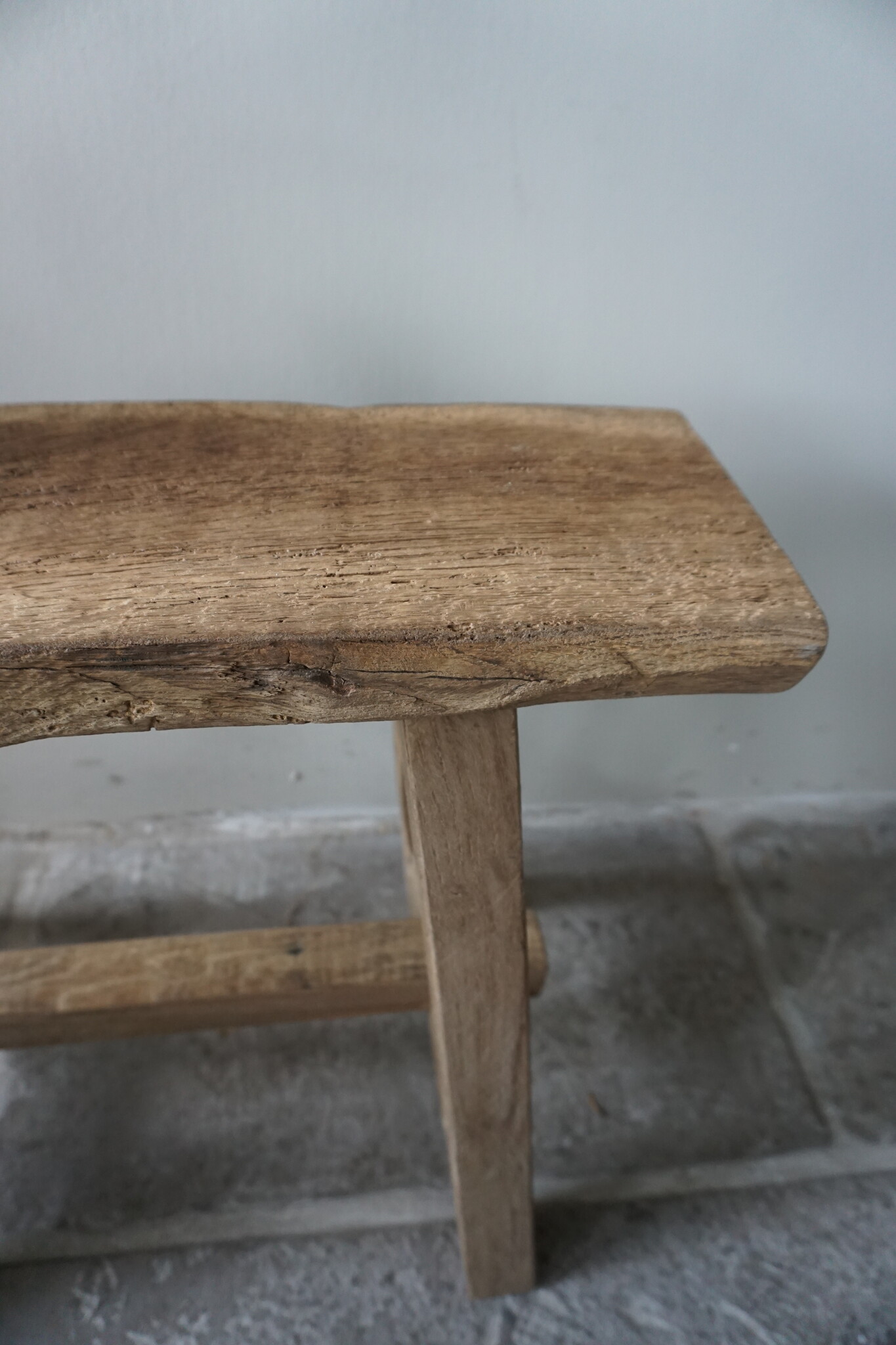 Rene Houtman Oud Eikenhouten Bankje | H46 x B59 x D17 cm