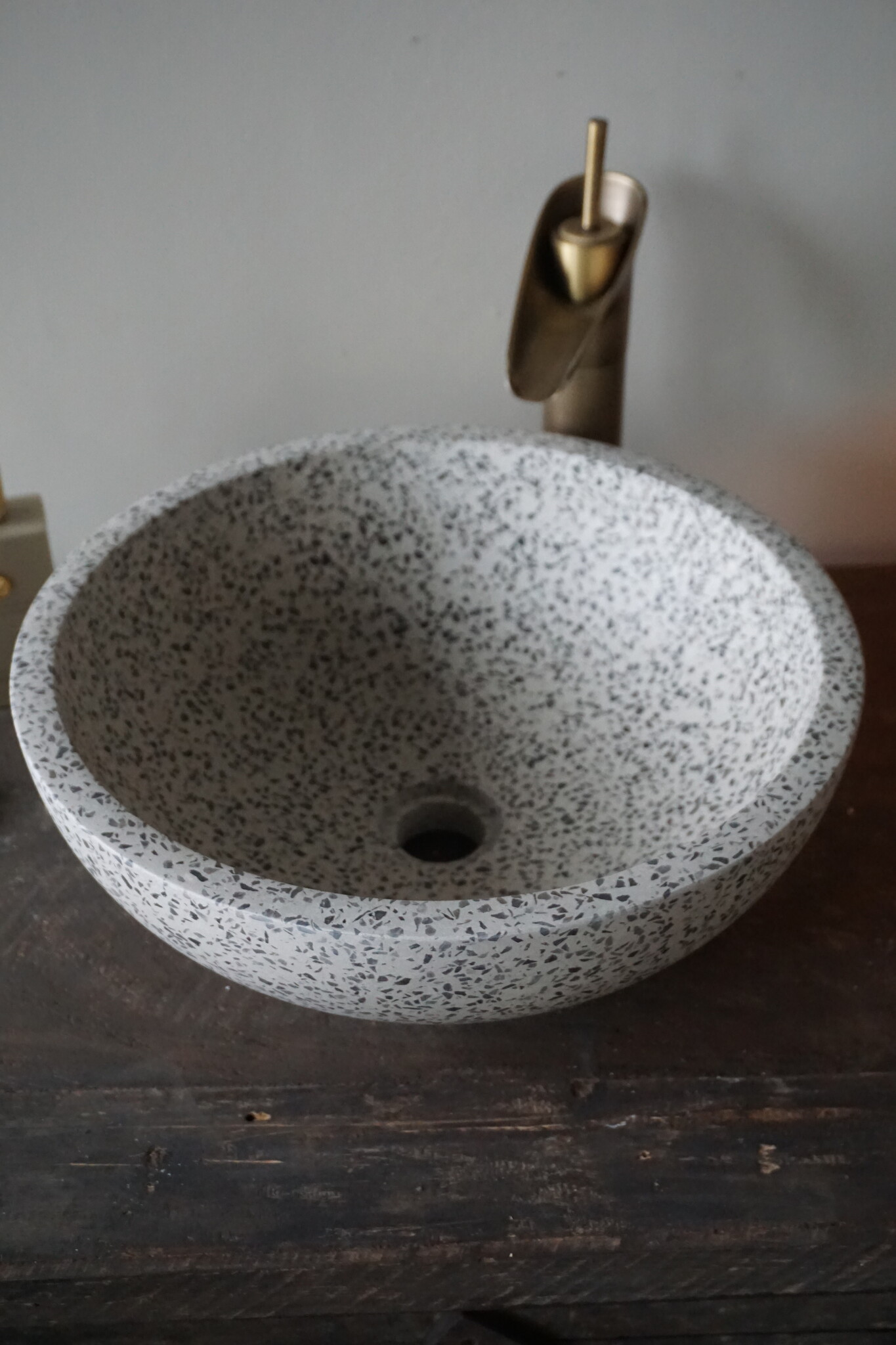 Differnz Waskom Terrazzo | Zwart Wit | Ø 40 x H15 cm