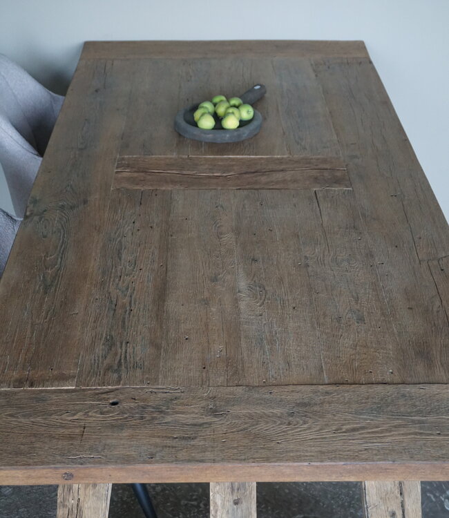 Rene Houtman Oud Eikenhouten Tafel | L220 x B100 x H78.5 cm