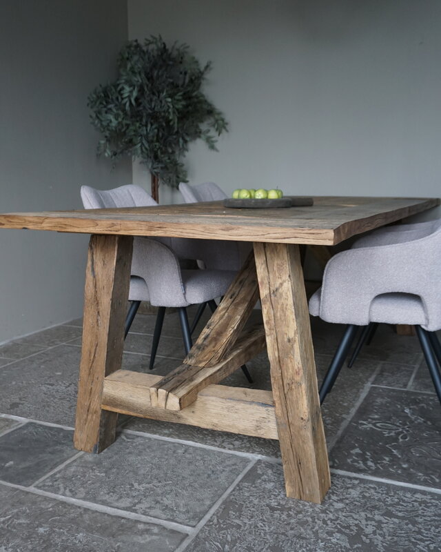 Rene Houtman Oud Eikenhouten Tafel | L250 x B100 x H78.5 cm