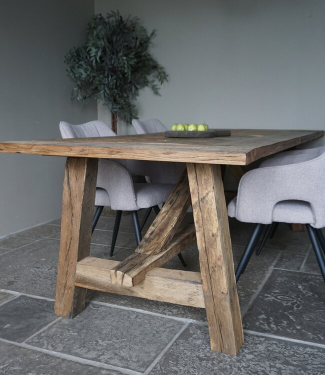 Rene Houtman Oud Eikenhouten Tafel | L250 x B100 x H78.5 cm