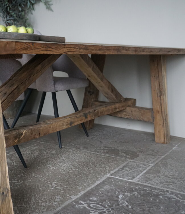 Rene Houtman Oud Eikenhouten Tafel | L250 x B100 x H78.5 cm