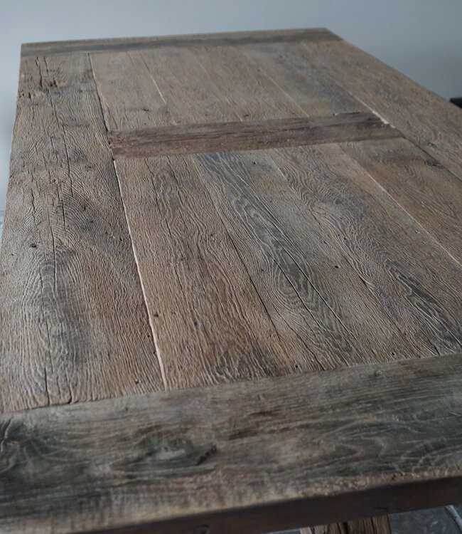 Rene Houtman Oud Eikenhouten Tafel | L220 x B100 x H79 cm