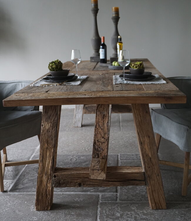 Rene Houtman Oud Eikenhouten Tafel | L250 x B100 x H78.5 cm