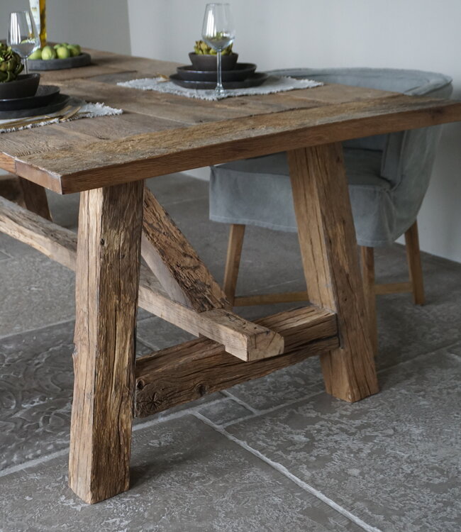 Rene Houtman Oud Eikenhouten Tafel | L250 x B100 x H78.5 cm