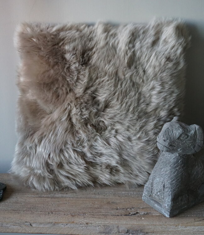 Luksa Home Collection Schapenvacht Kussen Taupe 40x40 Cm