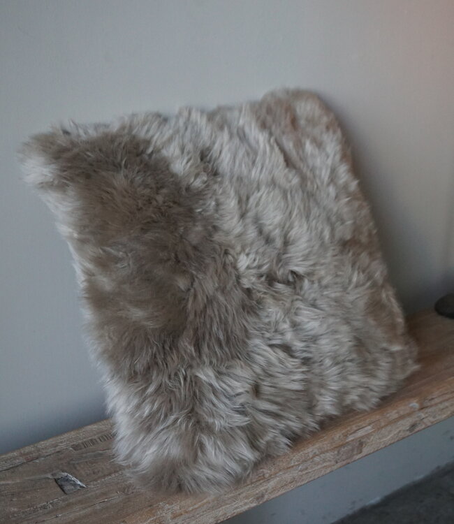 Luksa Home Collection Schapenvacht Kussen Taupe 40x40 Cm