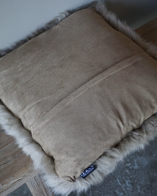 Luksa Home Collection Schapenvacht Kussen Taupe 40x40 Cm