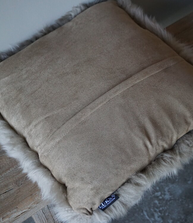 Luksa Home Collection Schapenvacht Kussen Taupe 40x40 Cm