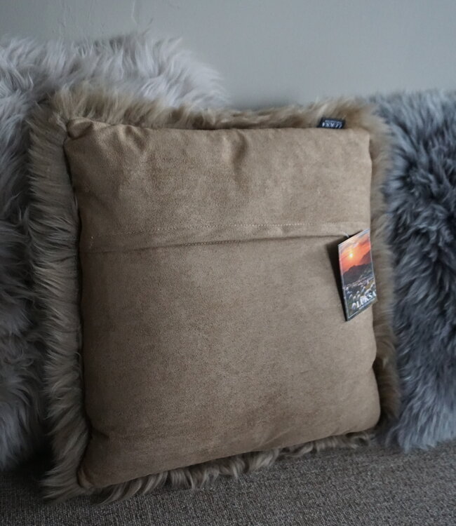 Luksa Home Collection Schapenvacht Kussen Taupe 40x40 Cm