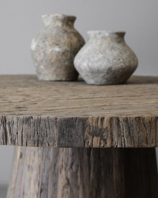 Be-Uniq Eettafel Kolom | Oud Verweerd Hout | H79 x D140 cm