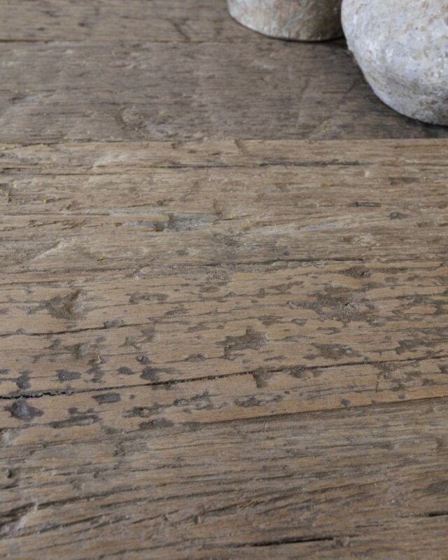 Be-Uniq Eettafel Kolom | Oud Verweerd Hout | H79 x D140 cm