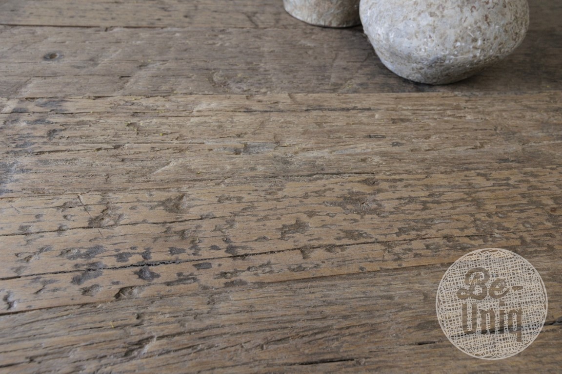 Be-Uniq Eettafel Kolom | Oud Verweerd Hout | H79 x D140 cm