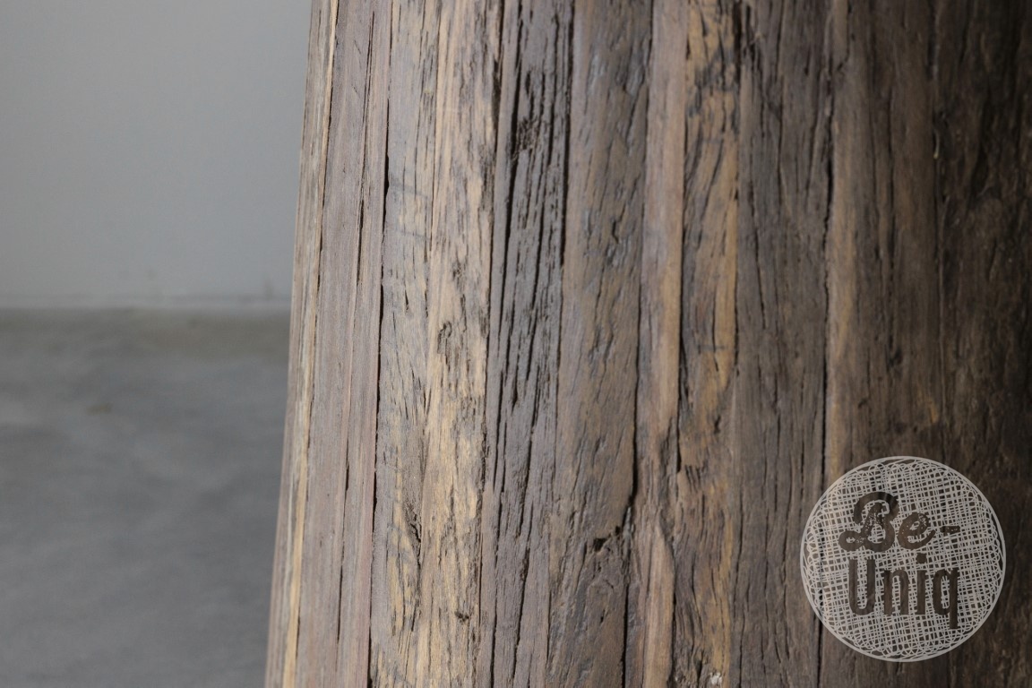 Be-Uniq Eettafel Kolom | Oud Verweerd Hout | H79 x D140 cm