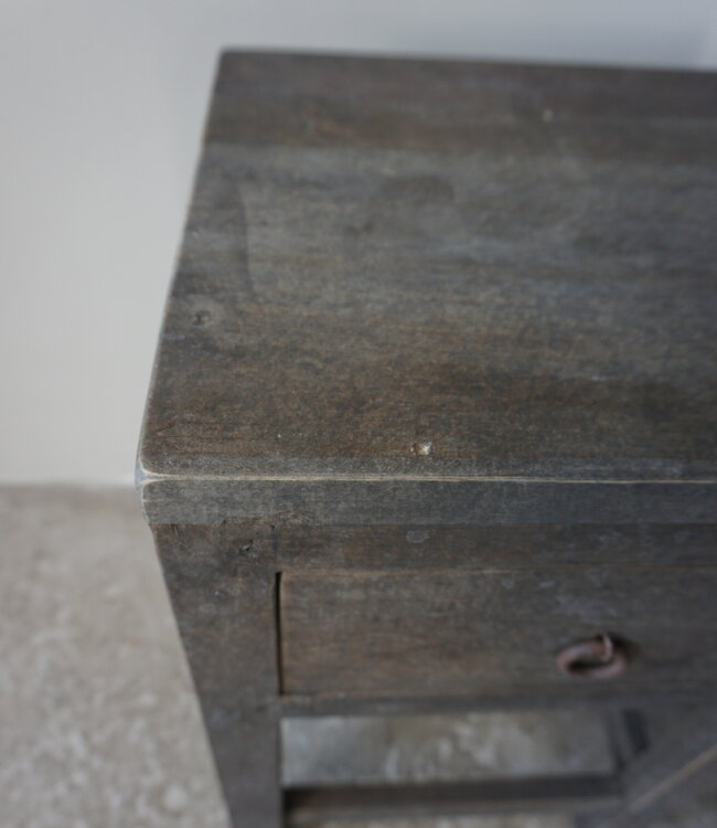 Rene Houtman Nachtkastje Kwint | H57 x B35 x D31 cm